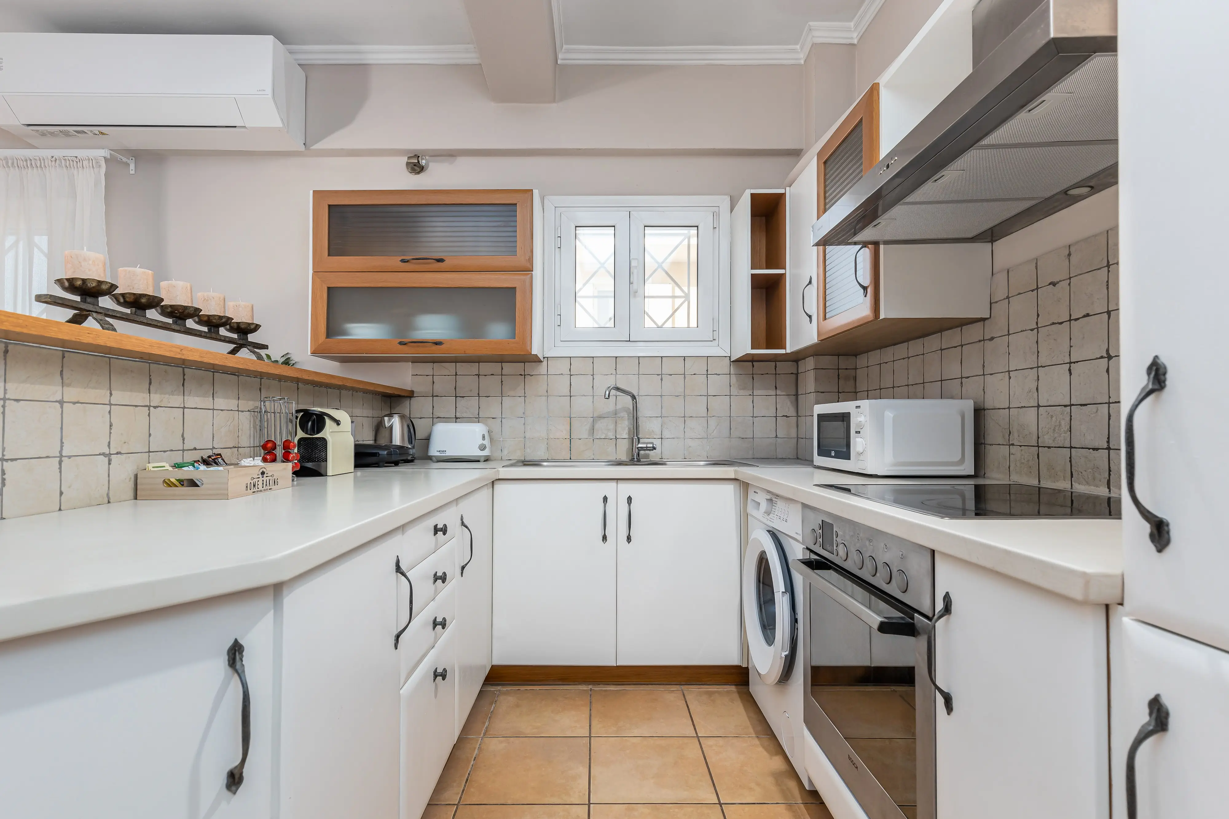 Fully equipped kitchen